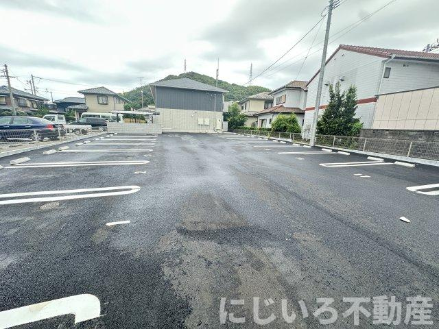フィオーレガーデン阿南の駐車場