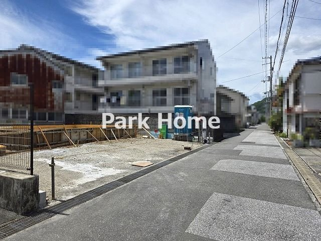 高知市百石町 -第3・1棟-　新築戸建ての前面道路含む現地写真