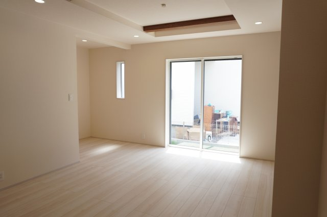 草加市新善町 新築分譲住宅 全8棟 6号棟の居間・リビング