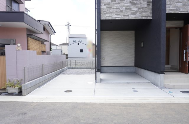 草加市新善町 新築分譲住宅 全8棟 6号棟の駐車場
