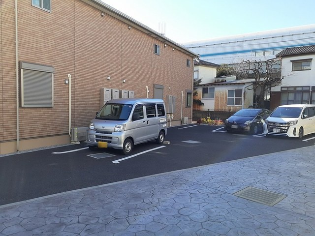 コロレ・プリムヴェール壱番館の駐車場