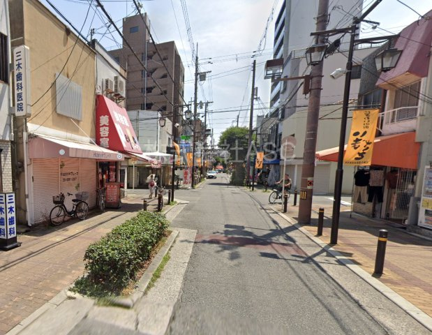 Ｎａｒｕｔｏｙａ　ＢＬＤ．の周辺