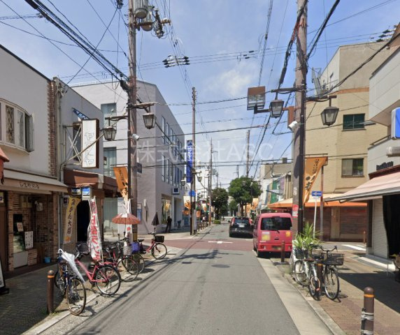 Ｎａｒｕｔｏｙａ　ＢＬＤ．の周辺