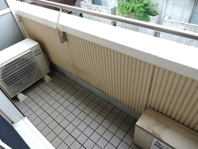 KURA松庵のバルコニー