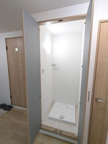 藤阪ハイツD　4棟の内装|洗濯機置き場
■物件内覧・資金計画相談・住宅ローン相談、リフォーム相談、お問合せ受付中■
※当日・翌日のご内覧、ご相談はお電話でのお問合せがスムーズです！