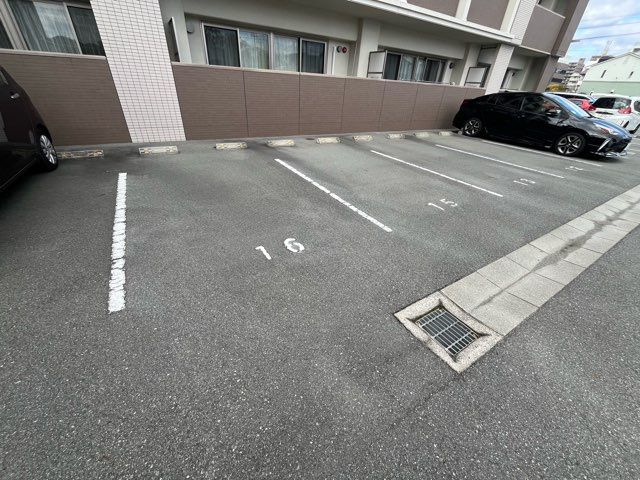 タンドルシャトーの駐車場