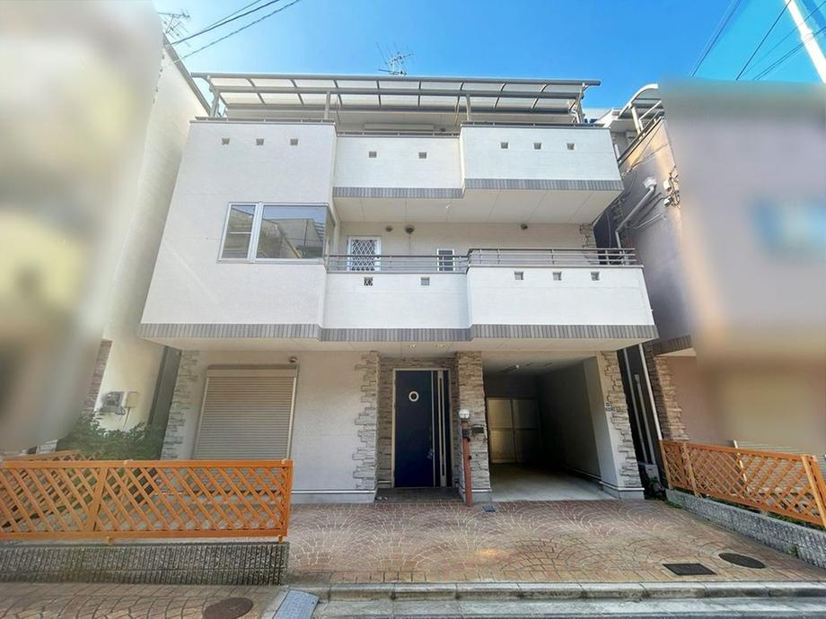 吹田市芳野町　中古戸建の外観|きれいな外観です