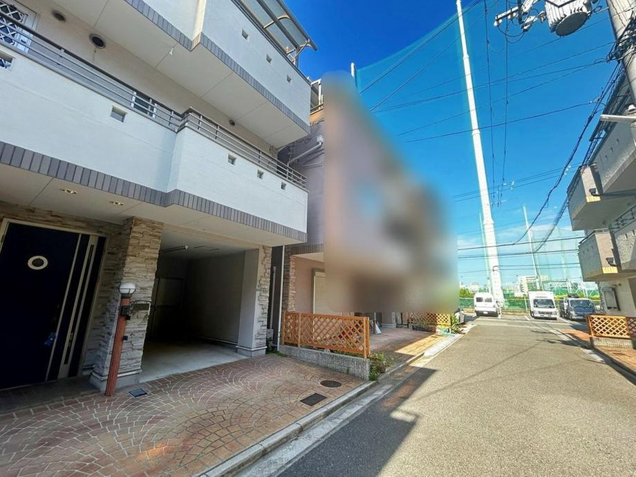 吹田市芳野町　中古戸建の前面道路含む現地写真|前面道路含む現地写真です