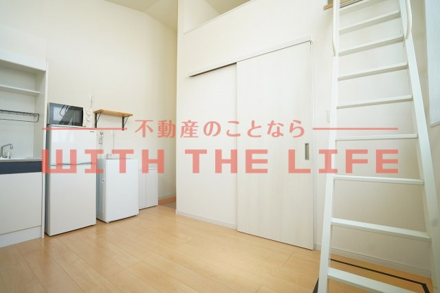 YELLOW HOUSE（イエローハウス）【キャッシュバック】の内装|明るい室内です