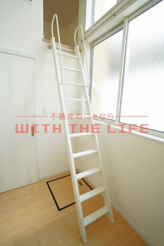YELLOW HOUSE（イエローハウス）【キャッシュバック】の内装|明るい室内です