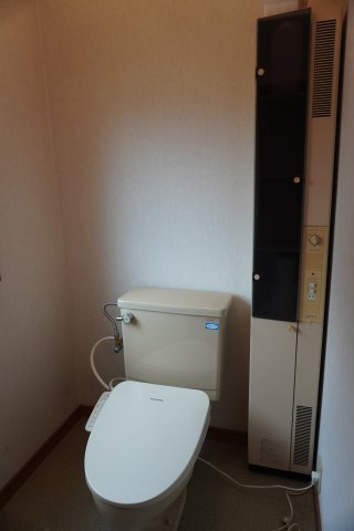 米沢市太田町４丁目　二階建て中古住宅のトイレ