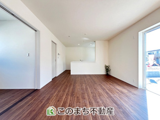 【居間・リビング】 | LievleGarden.S下妻下妻丙　 | 同社施工物件写真。※建具やフローリング、その他仕様が異なる場合がございます。
