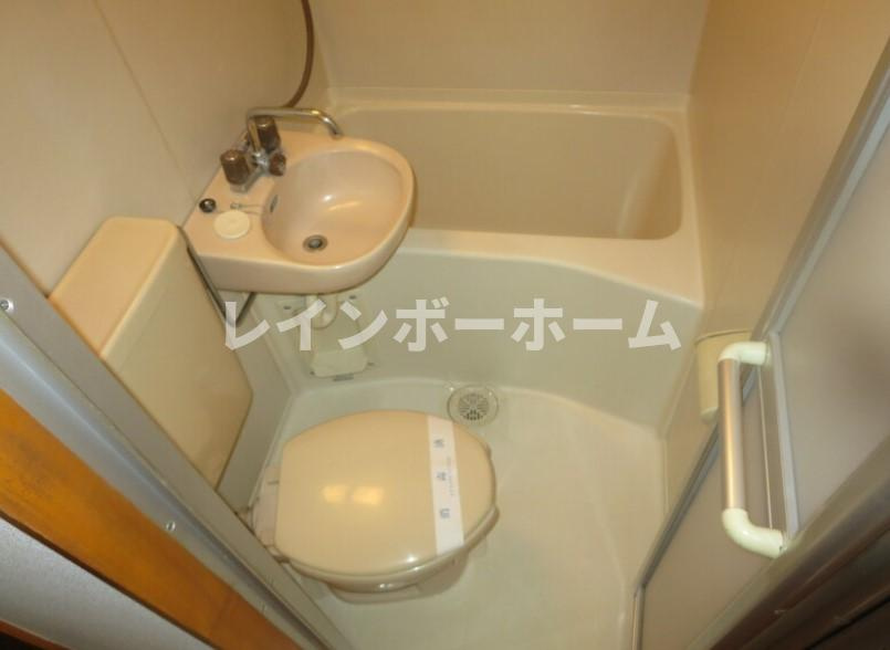 キャッスル三ツ木の浴室