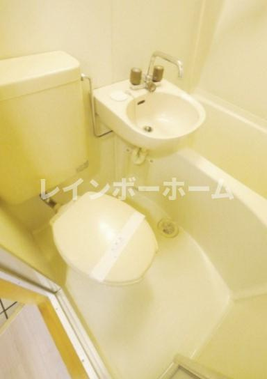 キャッスル三ツ木のトイレ