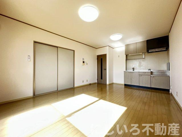 アビタシオン那賀川Bの居間・リビング
