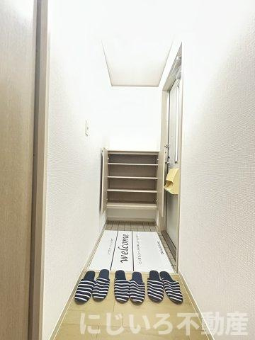 アビタシオン那賀川Aの玄関