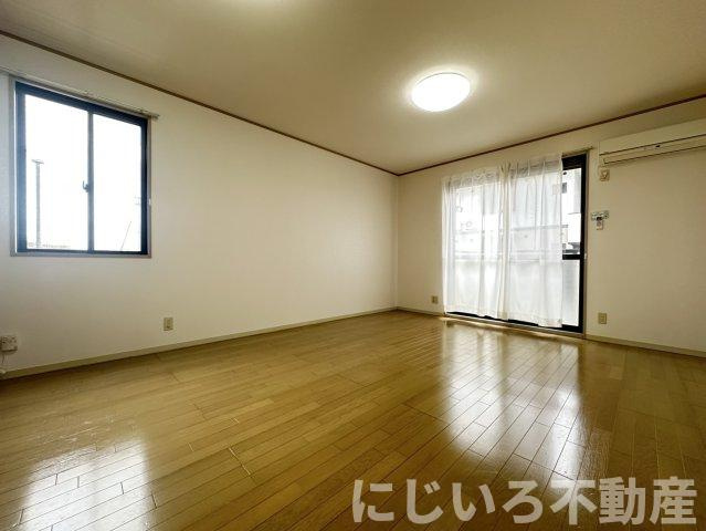 アビタシオン那賀川Aの居間・リビング