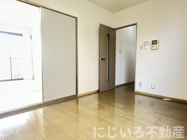 エスパシオ那賀川Bの居間・リビング