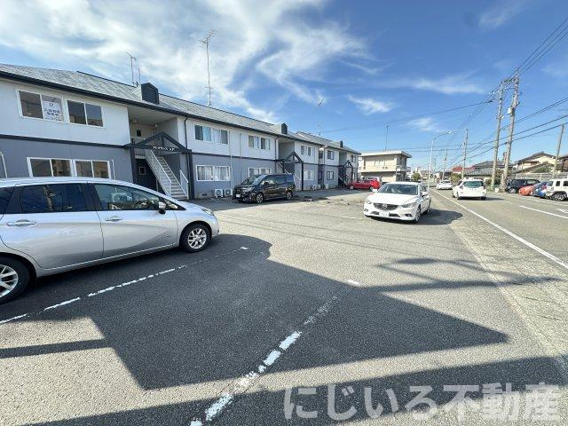 フレグランスAPの駐車場