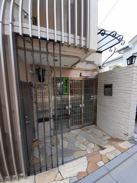 エバーグリーンアベニューのエントランス