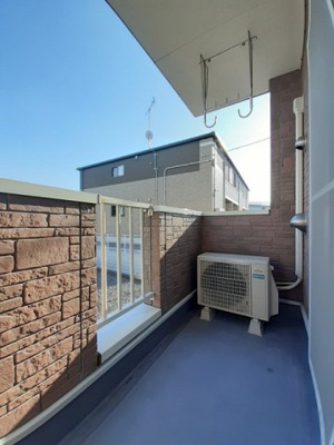 【バルコニー】 | サンキャッスルＳ・Ⅵ | 外からの目が気にならないバルコニーで洗濯物が干せます