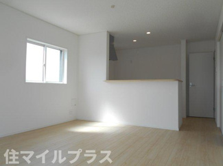 【居間・リビング】 | 郡山市安積町笹川新築一戸建て9棟 | ゆったり過ごせるリビングです