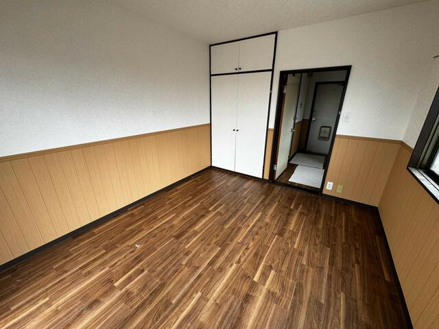 コーポノンノンの洋室