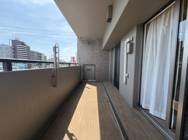 【バルコニー】 | サーパス鏡川大橋