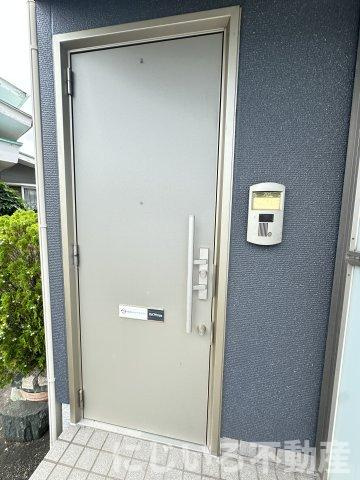 シャーメゾンA棟の玄関