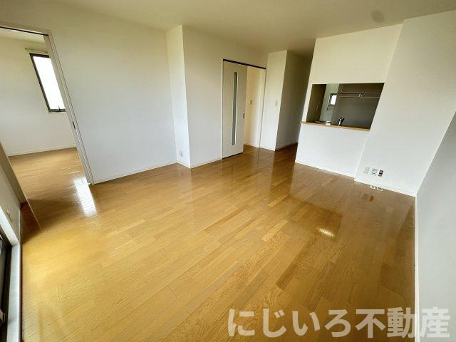 シャーメゾンA棟の居間・リビング