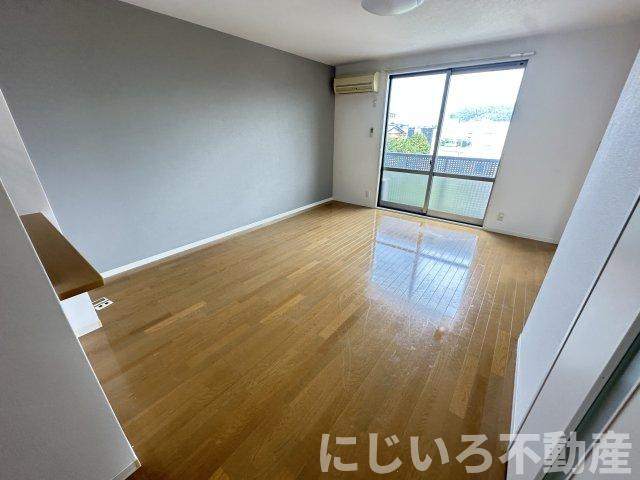 シャーメゾンA棟の居間・リビング