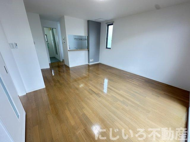 シャーメゾン霧ヶ峰Dの居間・リビング