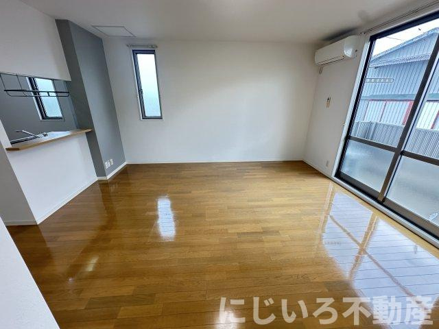シャーメゾン霧ヶ峰Dの居間・リビング