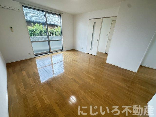 シャーメゾン霧ヶ峰Dの居間・リビング