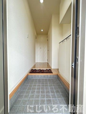 シャーメゾン丘Aの玄関