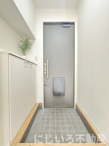 シャーメゾン丘Aの玄関