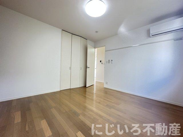 シャーメゾン丘Aの寝室