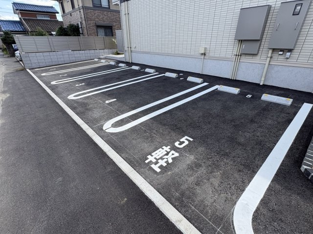 カサフィオーレの駐車場|駐車場があるので、車を買う予定の方も安心です