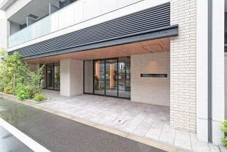 大阪市浪速区敷津東１丁目の賃貸マンションのエントランス
