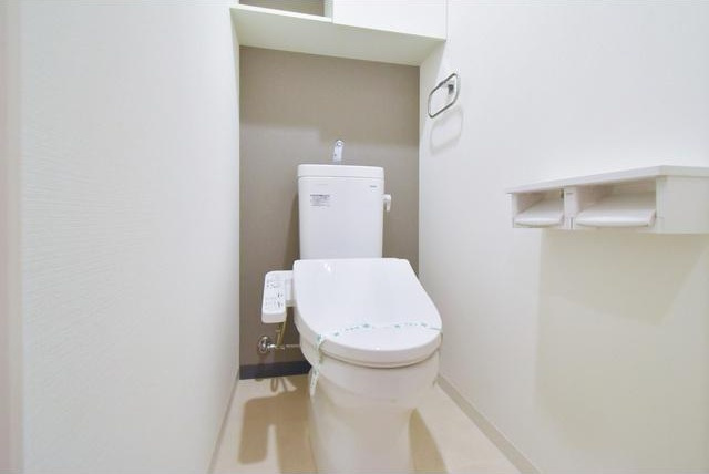 大阪市浪速区敷津東１丁目の賃貸マンションのトイレ