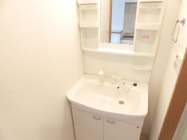 グラビスコート加古町の洗面所