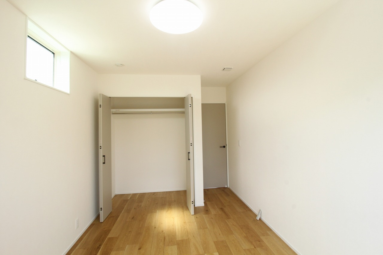 南国市大そね甲　新築戸建の洋室|2Ｆ　南西の部屋　6.5帖