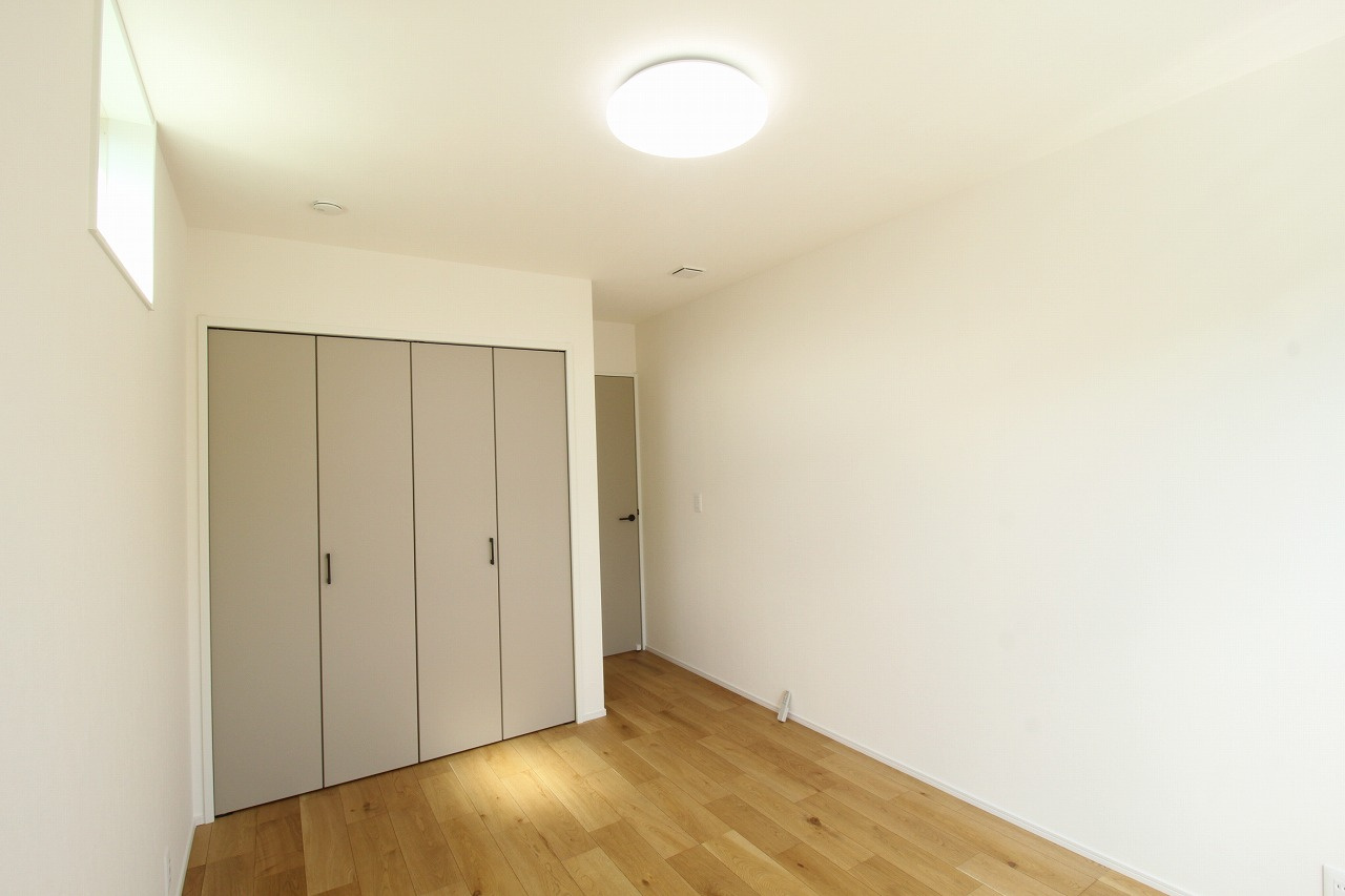 南国市大そね甲　新築戸建の洋室|2Ｆ　南西の部屋　6.5帖