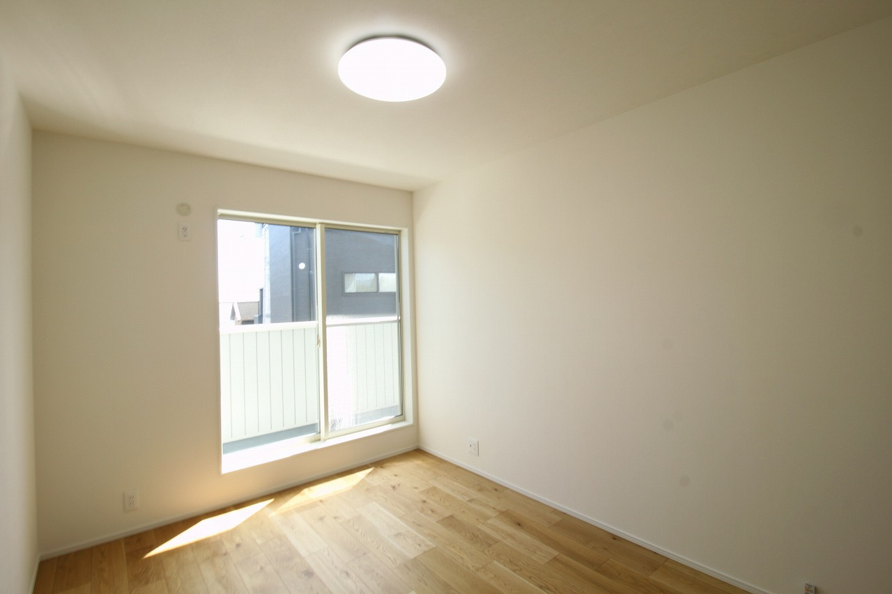 南国市大そね甲　新築戸建の洋室|2Ｆ　南東の部屋　6.5帖