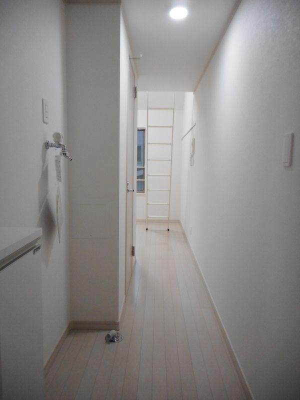 グローリア北千住の玄関