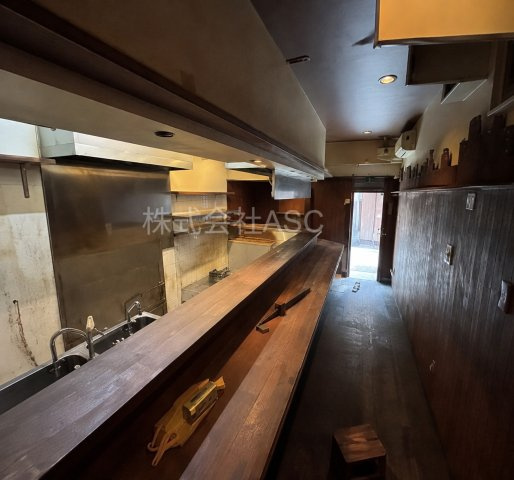 河内山本駅居抜き貸店舗の内装