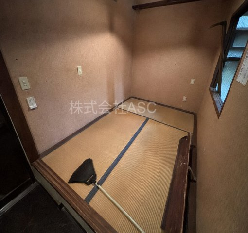河内山本駅居抜き貸店舗の和室