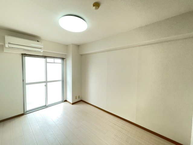 エンゼルハイツ小阪本町の洋室