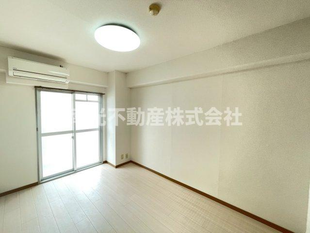 エンゼルハイツ小阪本町の洋室