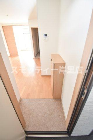 Fmaison西加賀屋I番館の玄関
